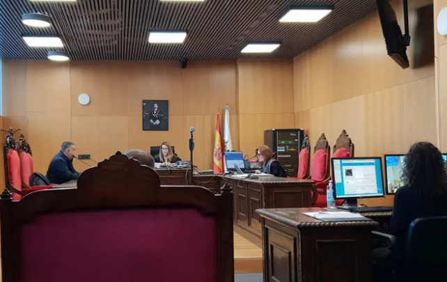 Exempleado pagará las llaves del coche de su antigua empresa tras cambiar de sede por venganza